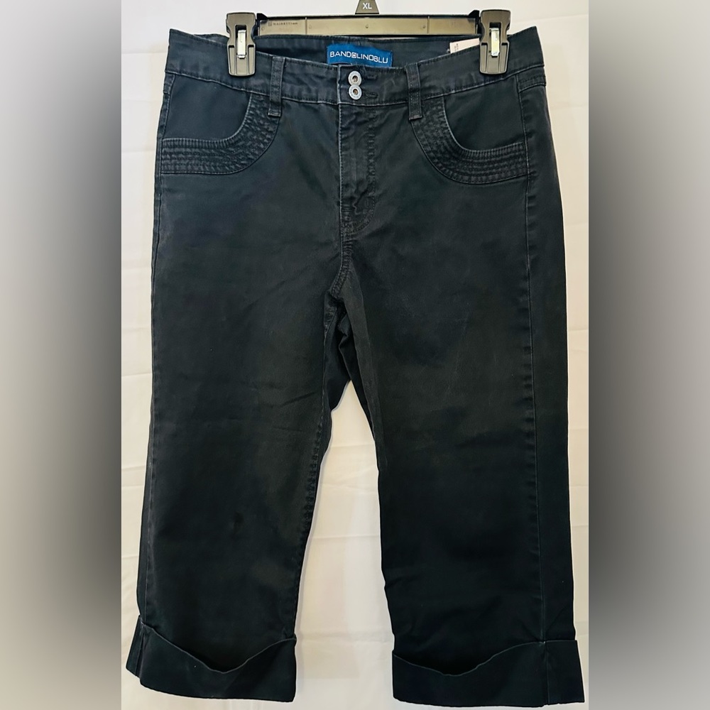 BANDOLINOBLU Women Capri Pants, Size 10, Pre-own, Color: Black, Good Condition.